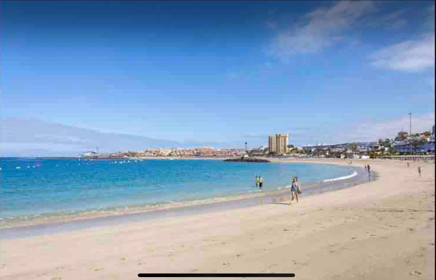 Los Cristianos Vistas Al Mar Y Cerca De La Playa Esterno foto