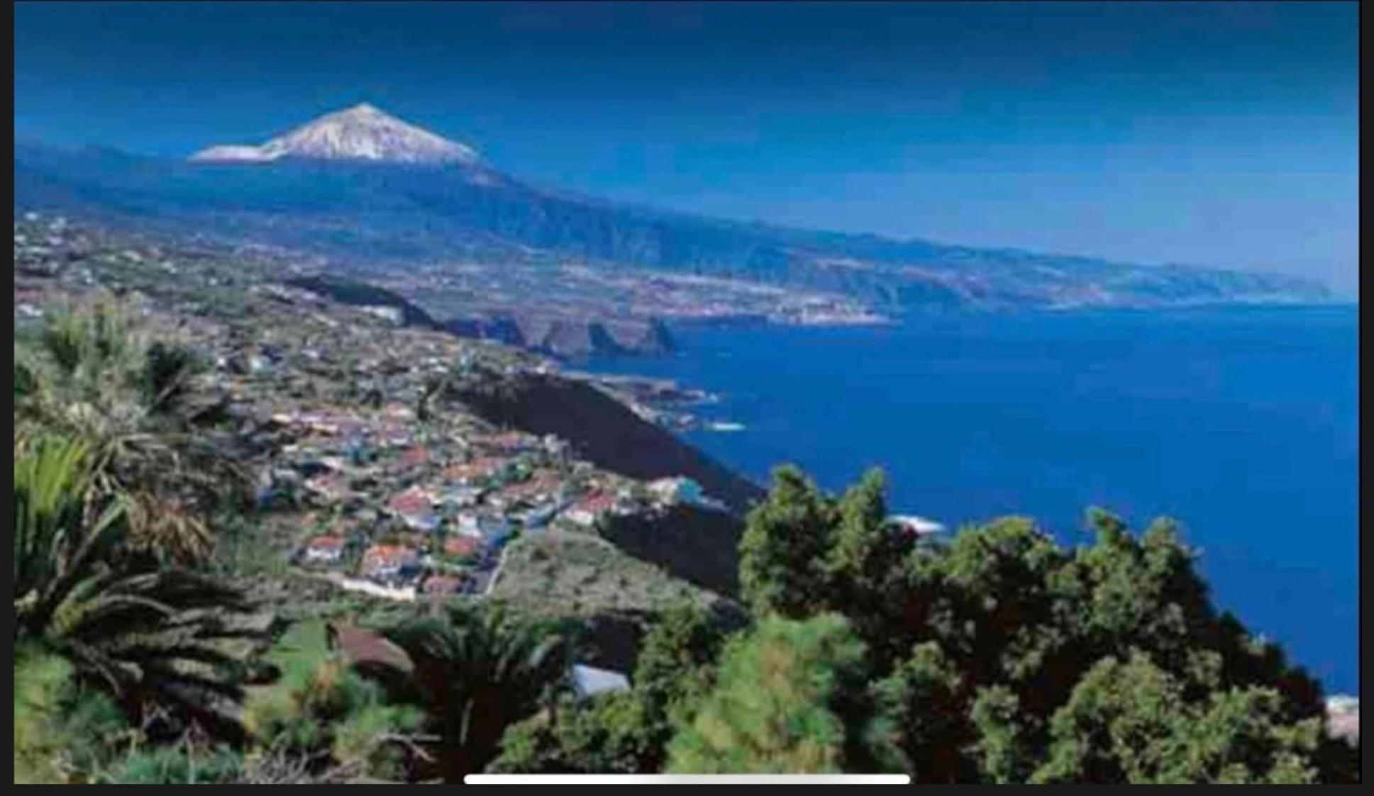 Los Cristianos Vistas Al Mar Y Cerca De La Playa Esterno foto